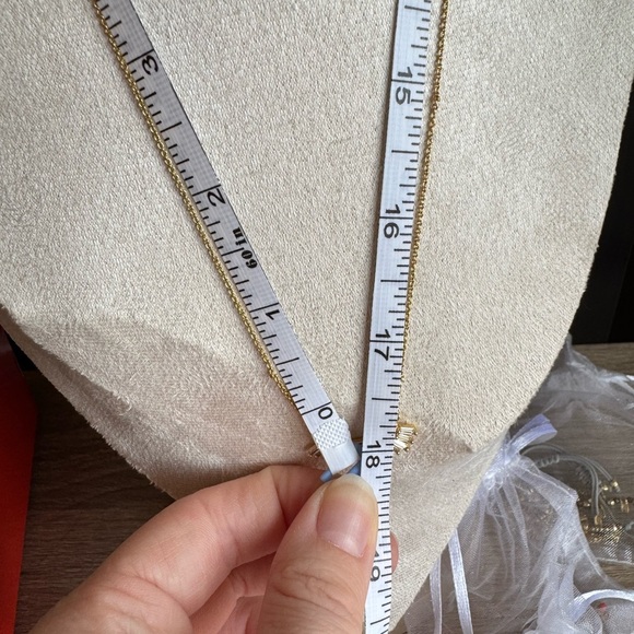 Elegant Gold and Silver Necklace - Picture 5 of 5